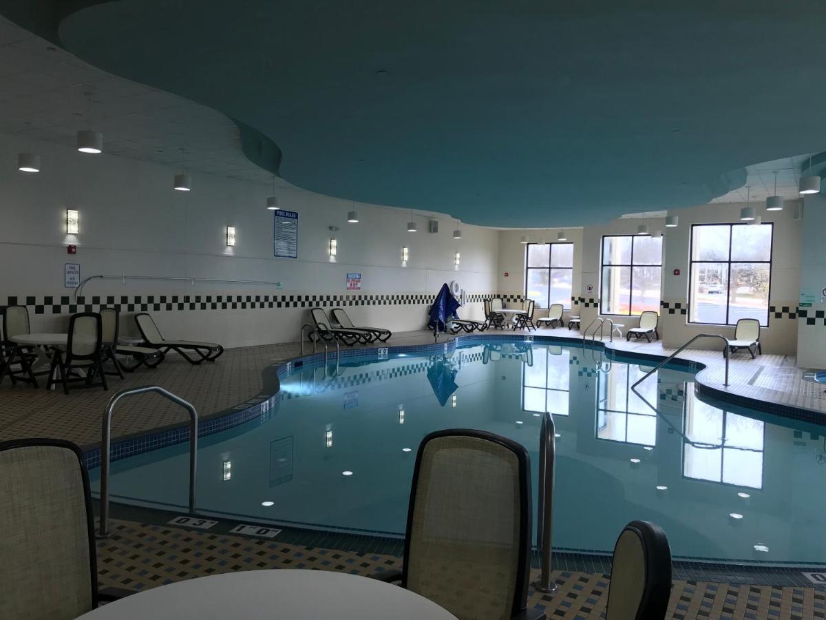 Holiday Inn Hotel & Suites Chicago Northwest - Elgin, An Ihg Hotel Buitenkant foto