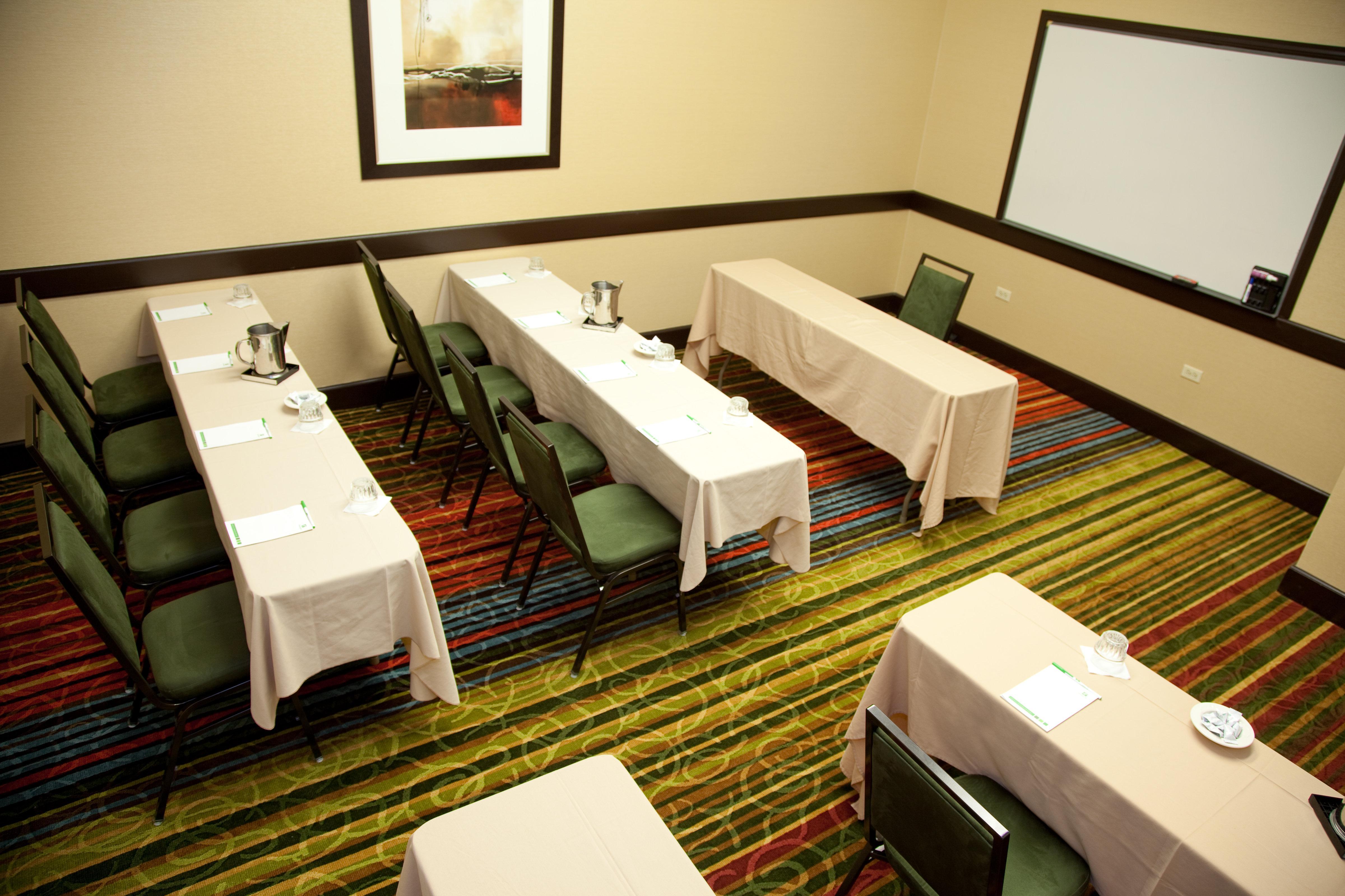 Holiday Inn Hotel & Suites Chicago Northwest - Elgin By Ihg Buitenkant foto